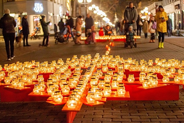 Valsts svētkos Jūrmalā – “Gaismas ceļš” un svētku 